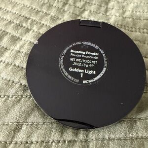 Bobbi Briwn Golden Light Bronzing Powder